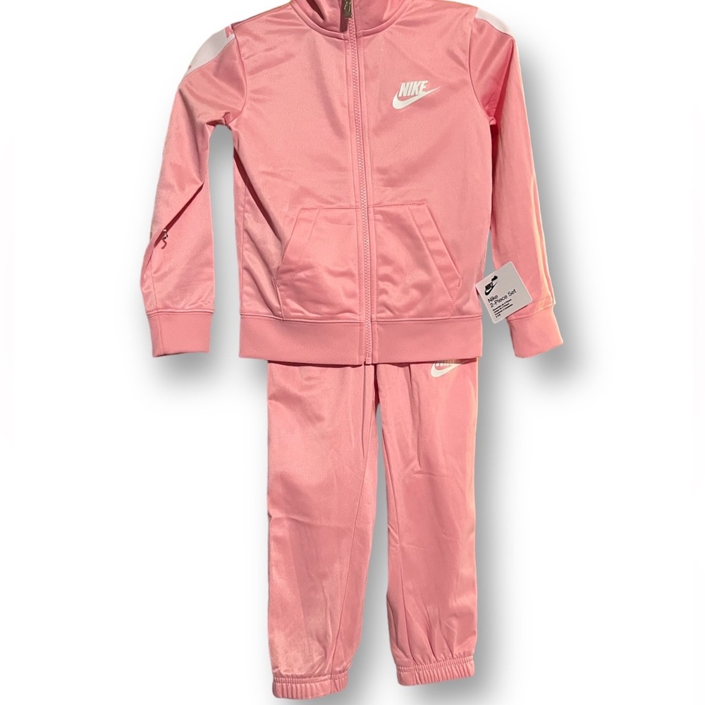 Girls 2pc Nike outfit 💕✔️